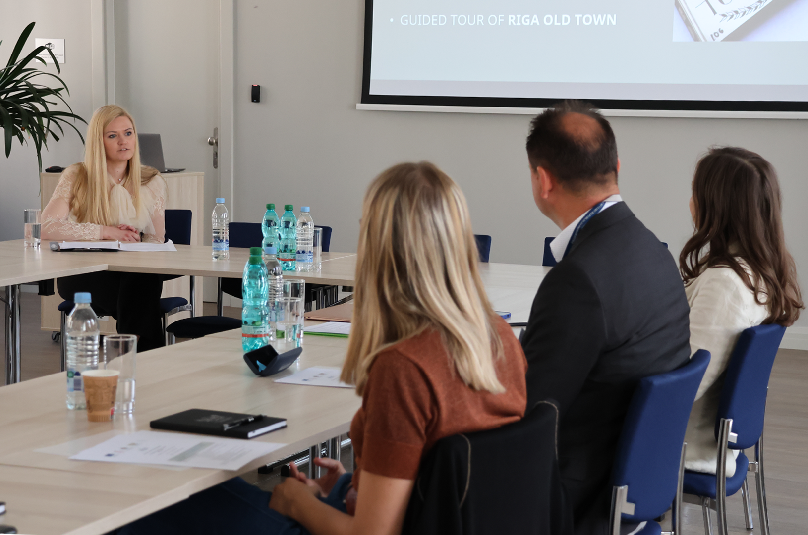 Prokuratūra pieredzes apmaiņas vizītē uzņem ārvalstu prokurorus un tiesnešus 