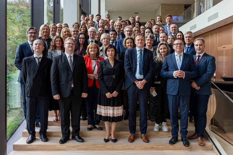 Lai sistemātiski cīnītos pret organizētām noziedzīgām grupām, Eiropas prokurori apvieno spēkus jaunā sadarbības tīklā