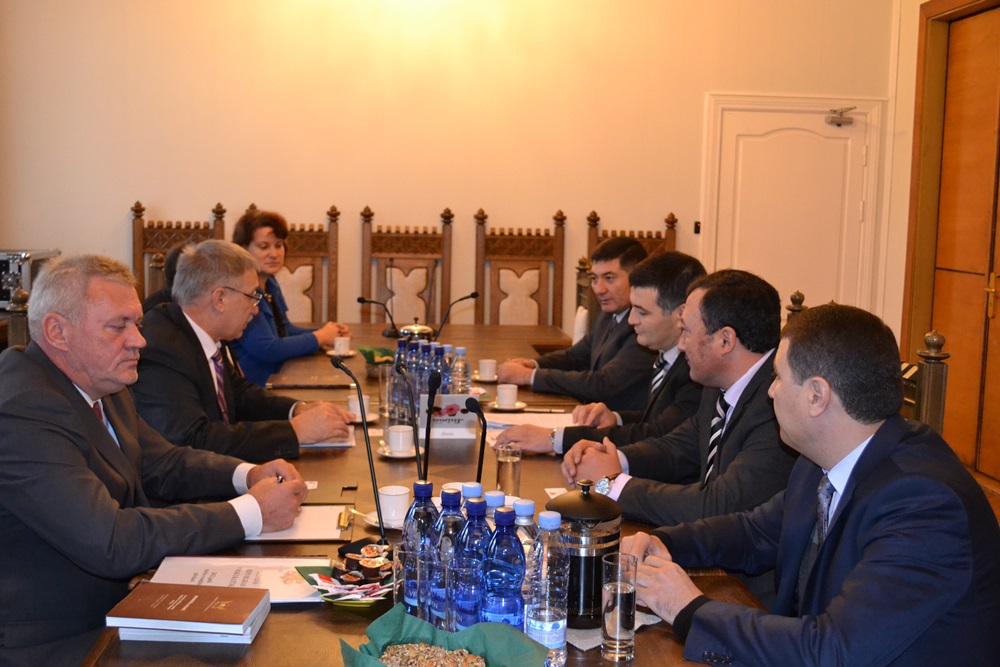 Uzbekistānas delegācijas vizīte ģenerālprokuratūrā 2013.gada 8.oktobrī - 