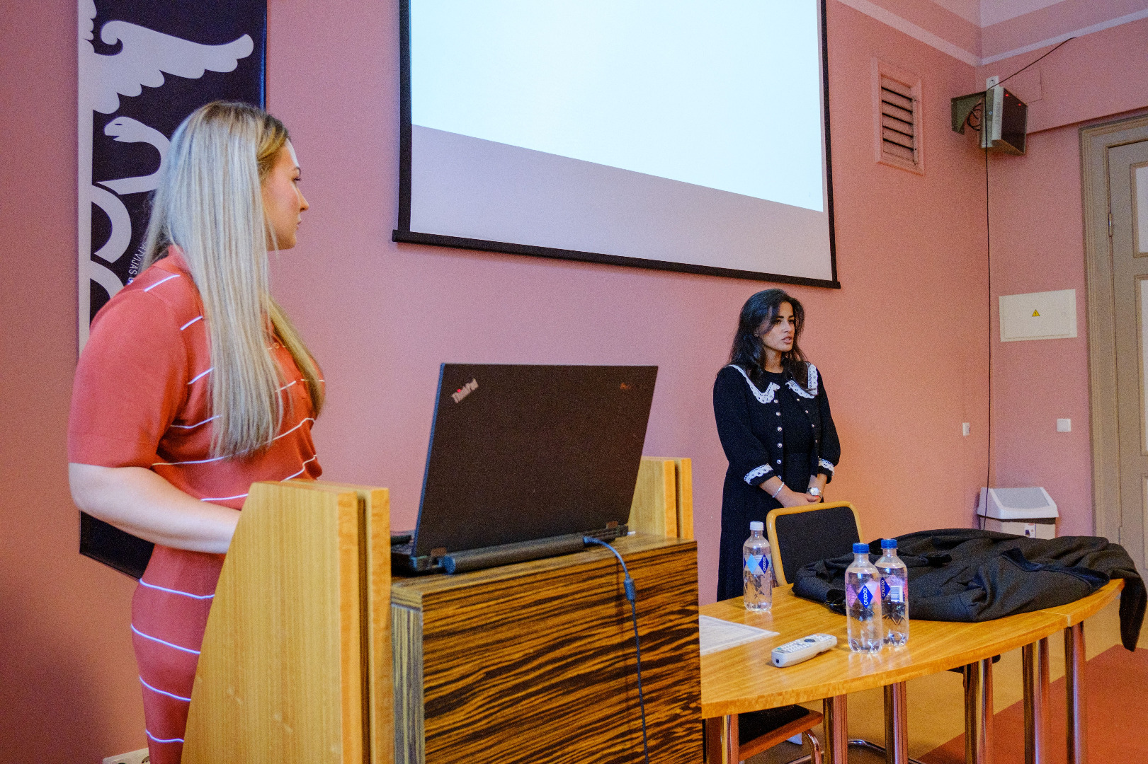 Jaunos studentus iepazīstina ar prokurora profesiju