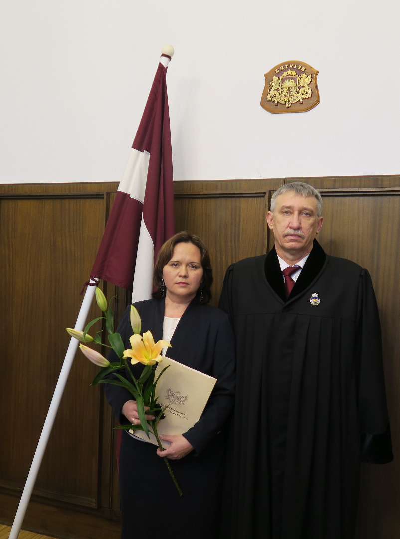 Ģenerālprokurors Ēriks Kalnmeiers 2017.gada 20.decembrī pieņēmis jaunas prokurores zvērestu