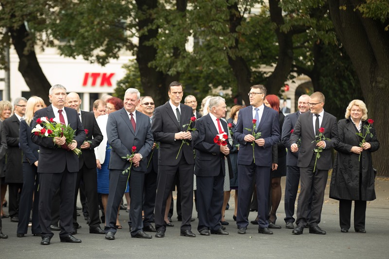 Latvijas Republikas Prokuratūras 25.gadadienai veltītie pasākumi, ziedu nolikšana pie Brīvības pieminekļa un svinīgā sēde LU aulā 2015.gada 25.septembrī