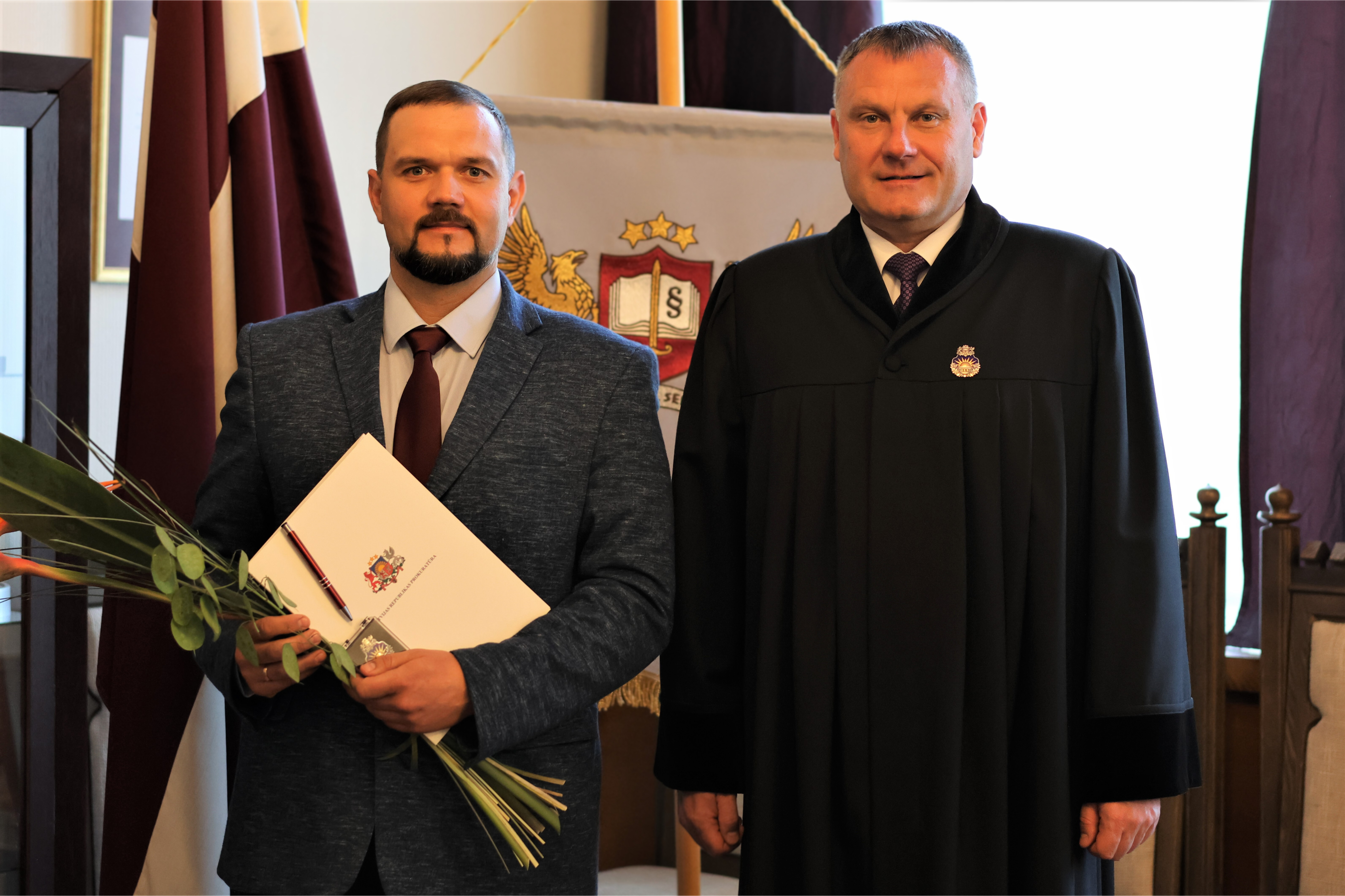 Ģenerālprokurors pieņem Maksima Hatilova prokurora zvērestu