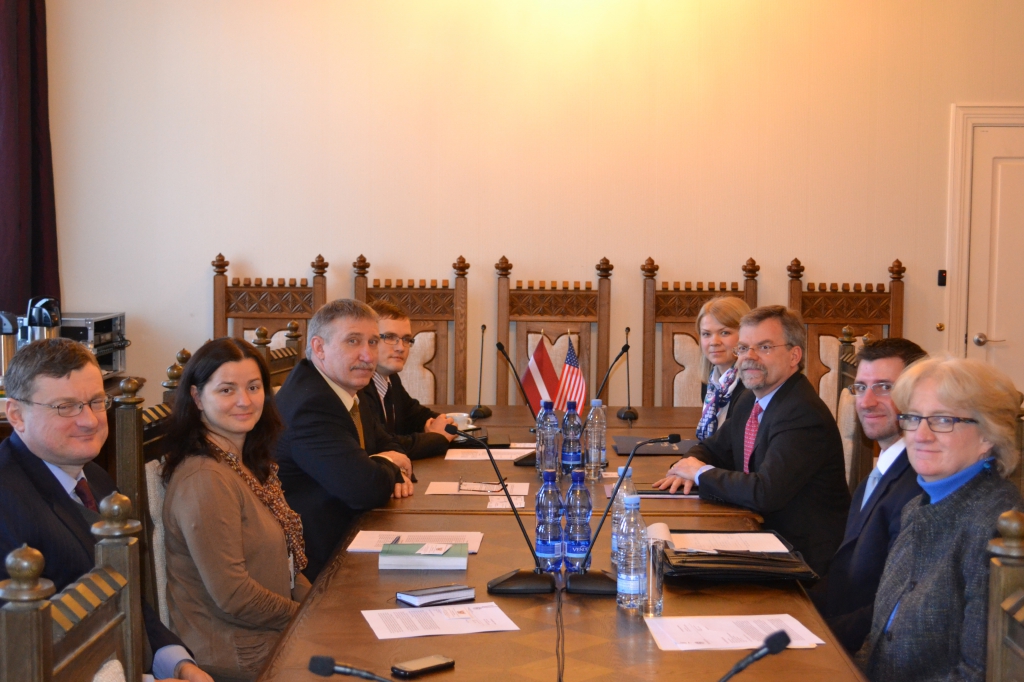Ģenerālprokurora Ē.Kalnmeiera tikšanās ar ASV vēstnieku Latvijā Marku Pekalu 2013.gada 13.martā