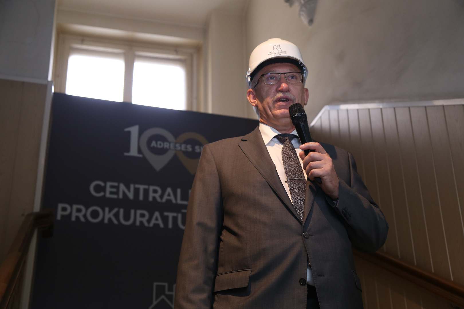 2018.gada 16.augustā ģenerālprokurors Ēriks Kalnmeiers piedalījās pasākumā saistībā ar prokuratūras ēkas Aspazijas bulvārī 7 rekonstrukcijas uzsākšanu - 