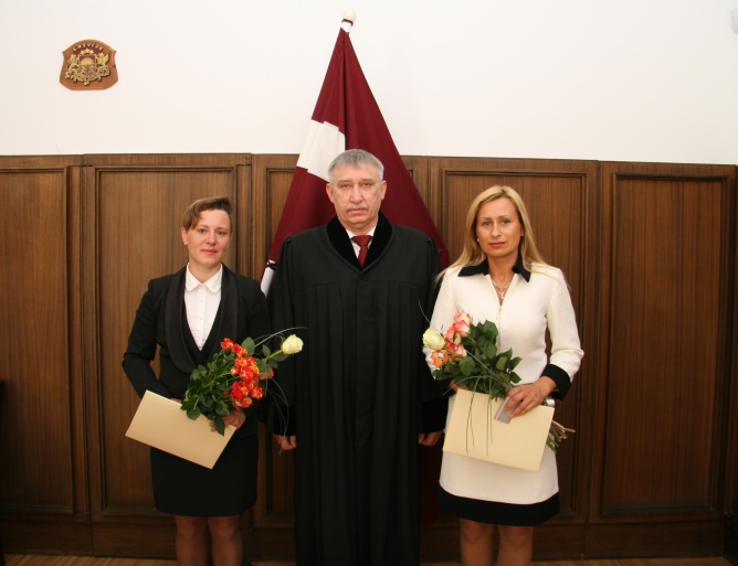 Ģenerālprokurors 2016.gada 10.jūnijā pieņem prokuroru zvērestus