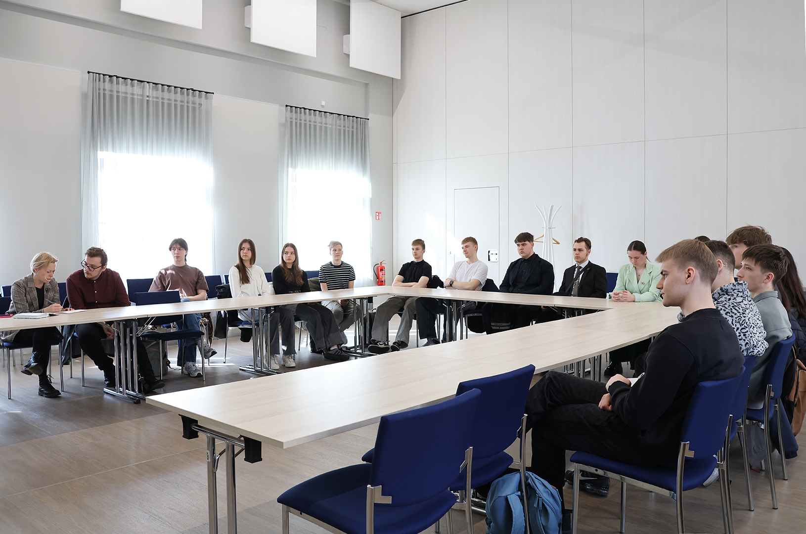 Skolēni iepazīst prokuratūras darba ikdienu