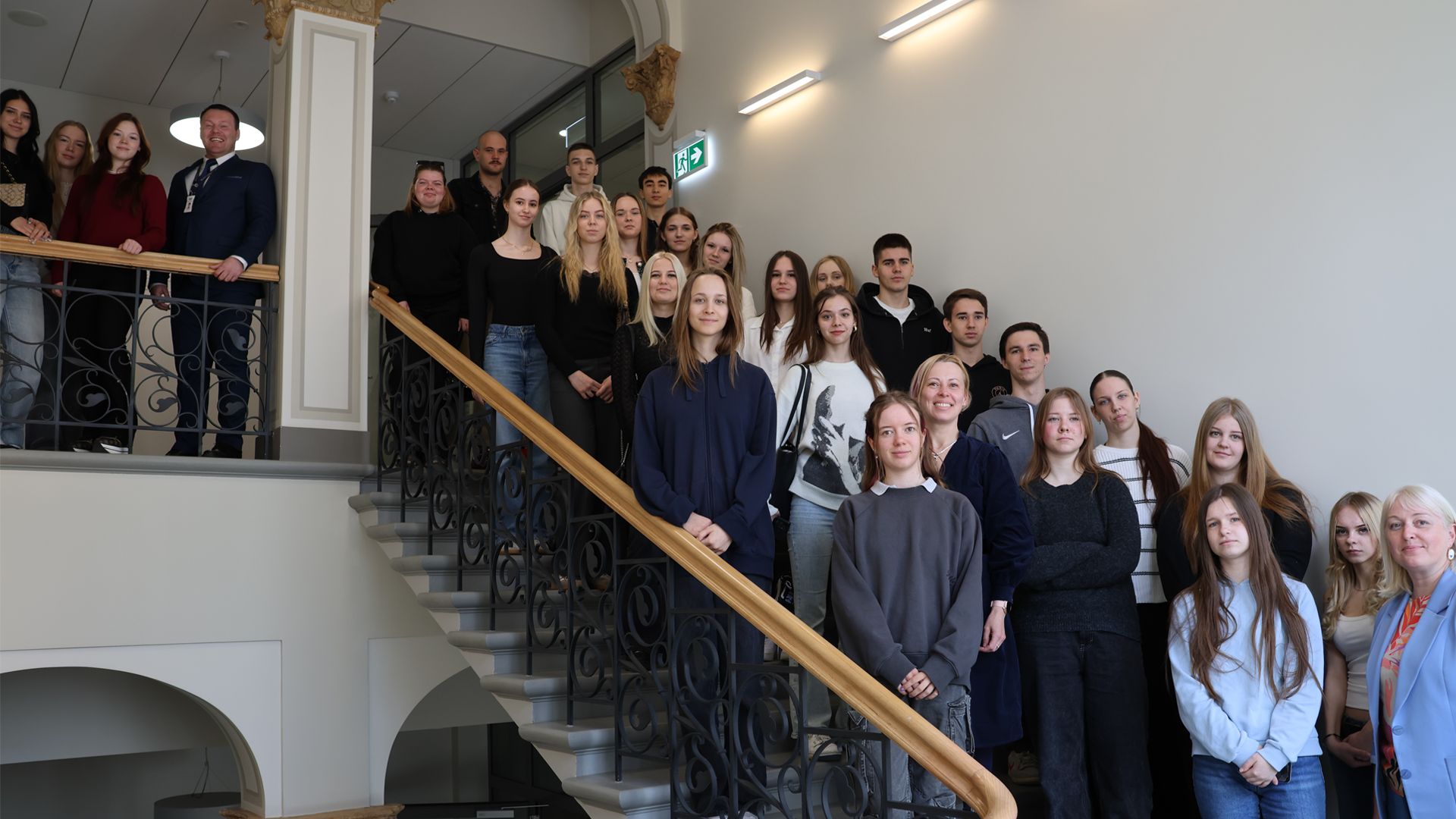 Vidusskolēni izzina prokuroru darba ikdienu